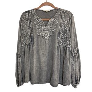 Solitaire gray embroidered long sleeve tunic blouse